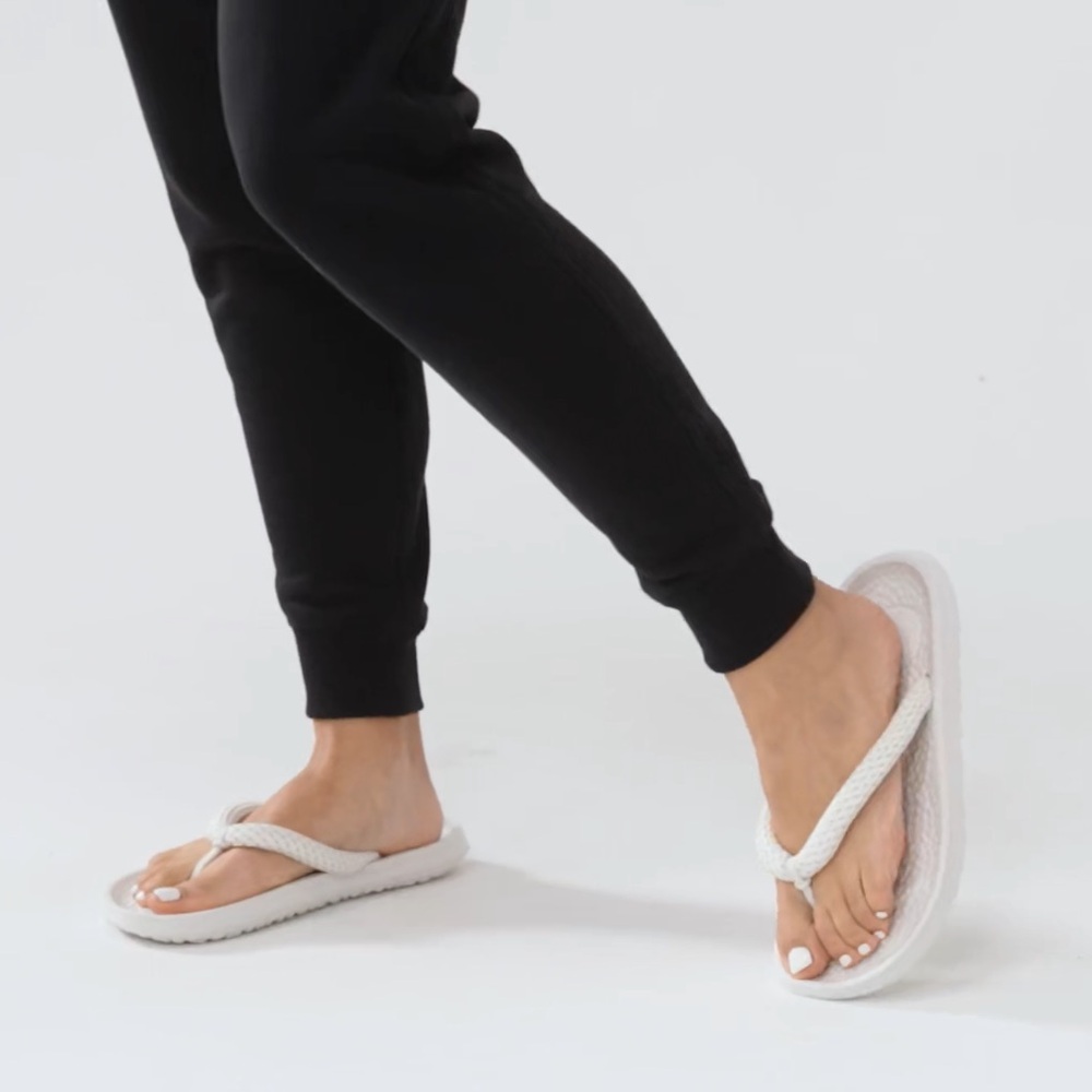 Allbirds White Blizzard Sugar Zeffer Flip Flop